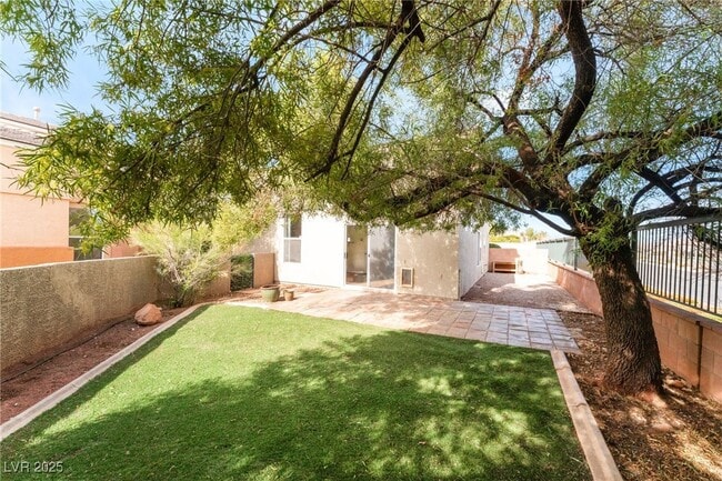 Photo - 704 Chase Tree St