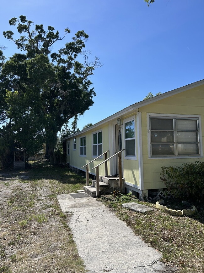 Building Photo - Fall in love with this beautifully maintained 3BR/2BA home!