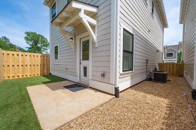 Photo - Stylish Home with Luxury Finishes