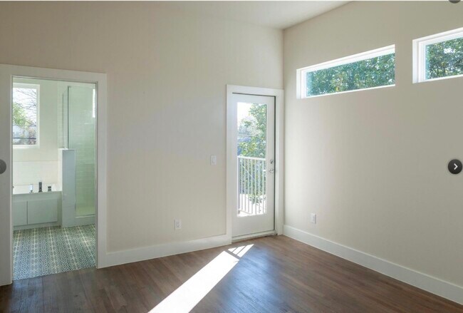 Photo - 5209 Nichols St