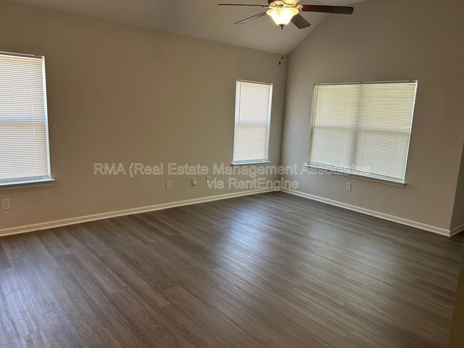 Photo - 156 Meadowbrooke Dr