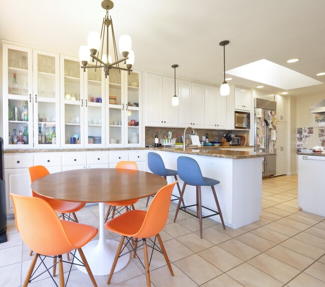 Breakfast noo and skylit kitchen