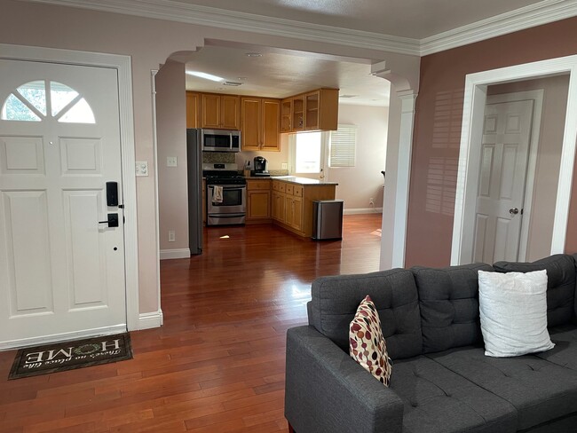 2019 N Maple St