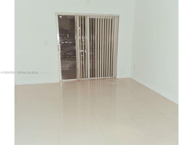 Photo - 220 SW 116th Ave Unidad 15203