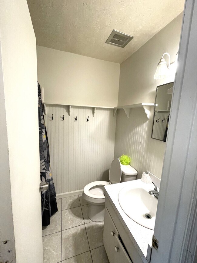Photo - 6209 Tindal St