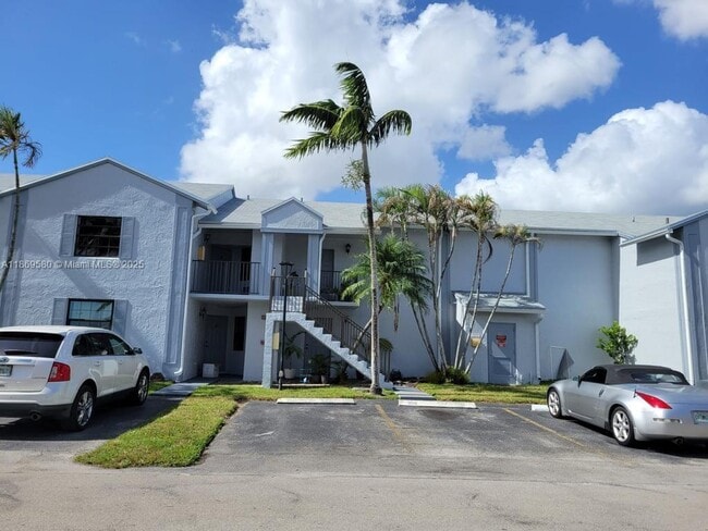 Building Photo - 960 N Franklin Ave Unit 960E Rental