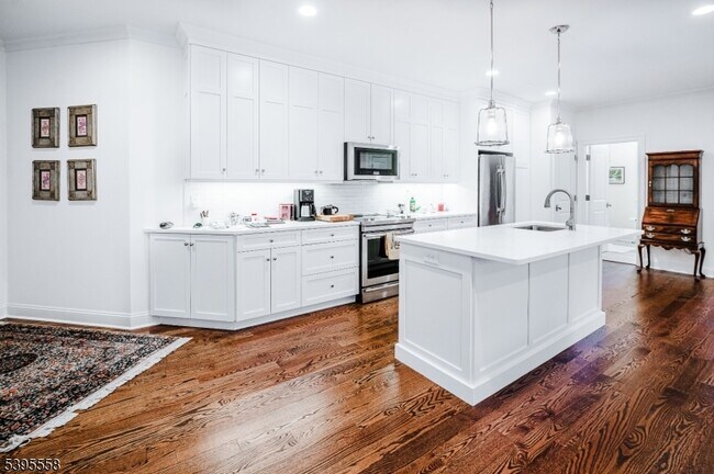 Photo - 29 Euclid Ave