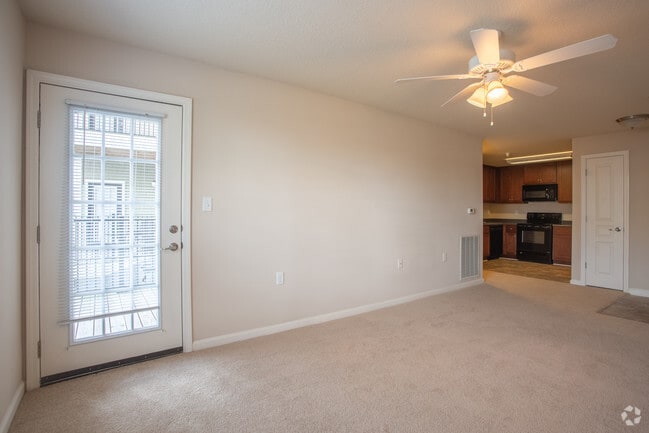 1BR,1BA,-718SF