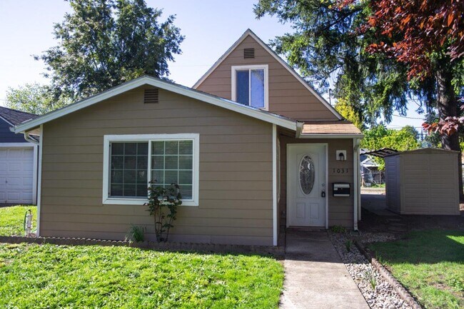 Photo - Cozy Three Bedroom Home in West Salem