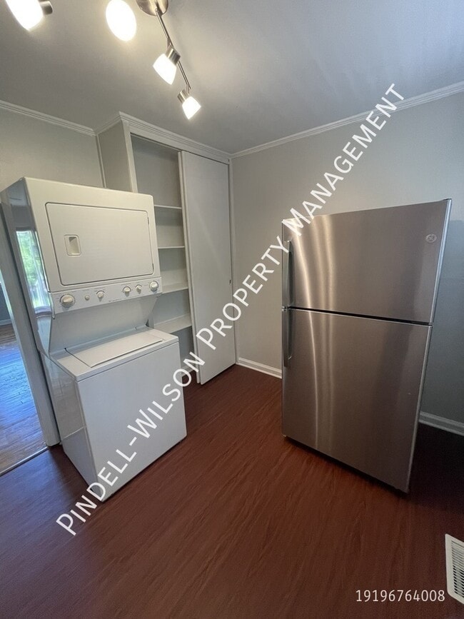 Photo - 2221 Bernard St