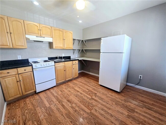 Building Photo - 331 S 9th St Rental