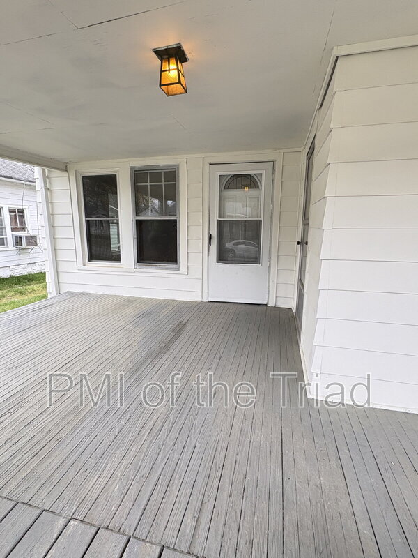 Photo - 1110 Adams St