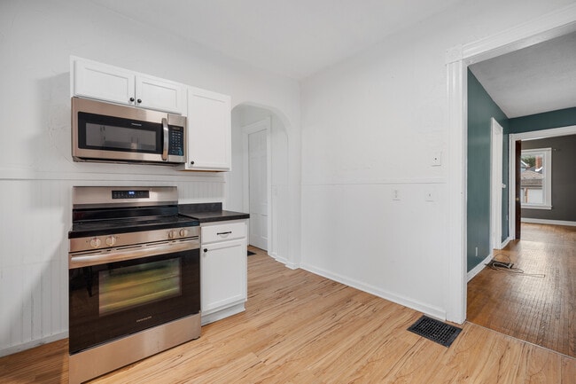 Photo - 253 Benton St