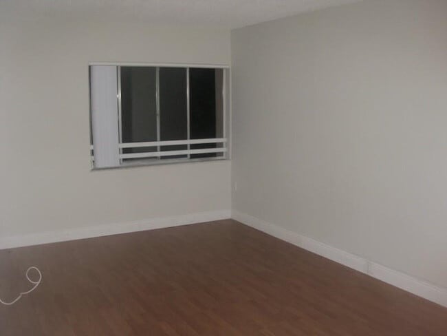 Photo - 711 N Pine Island Rd Unit 301