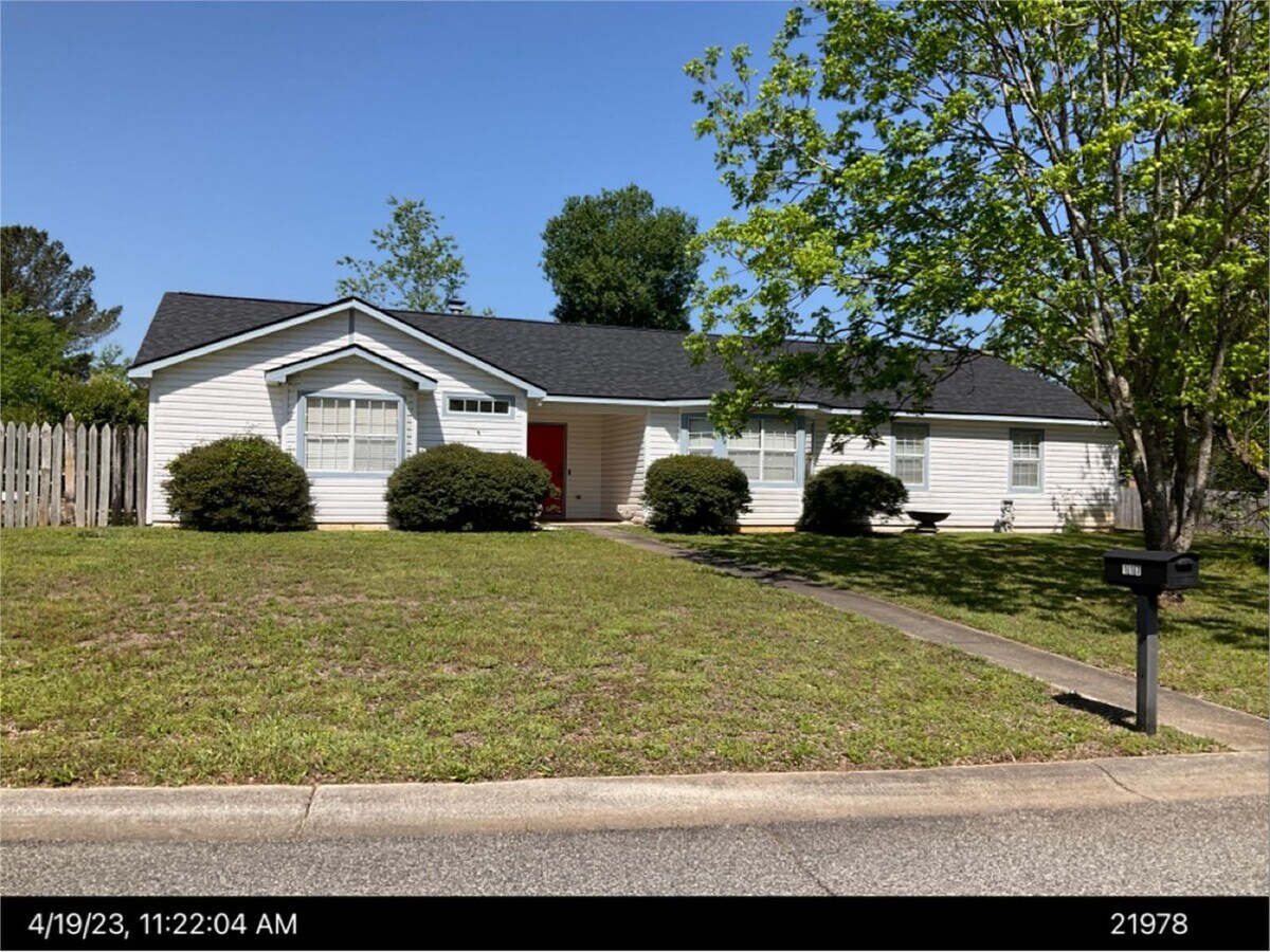 Photo - 117 Northeast Dr