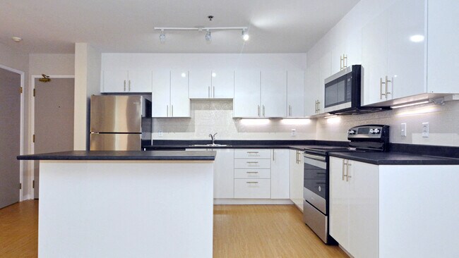 Photo - 5206 Tobin Street