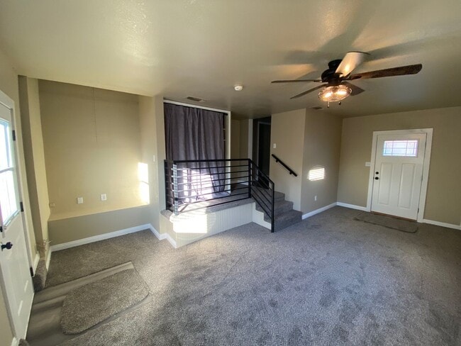 Photo - Updated 2 Bedroom Roseville Unit!