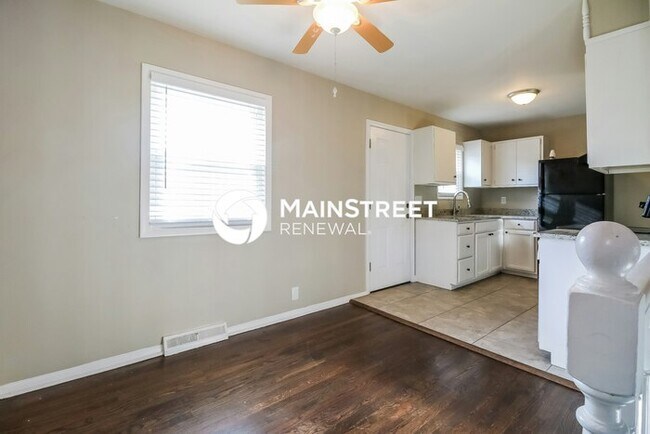 Photo - 3 Bedroom Pet-Friendly Home in Kansas City...