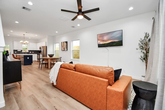 Photo - 8109 Ethel St