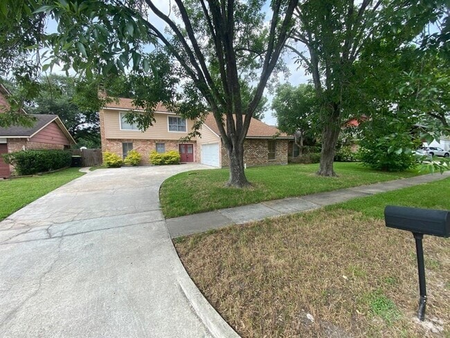 Building Photo - 2110 Hilton Head Dr Rental