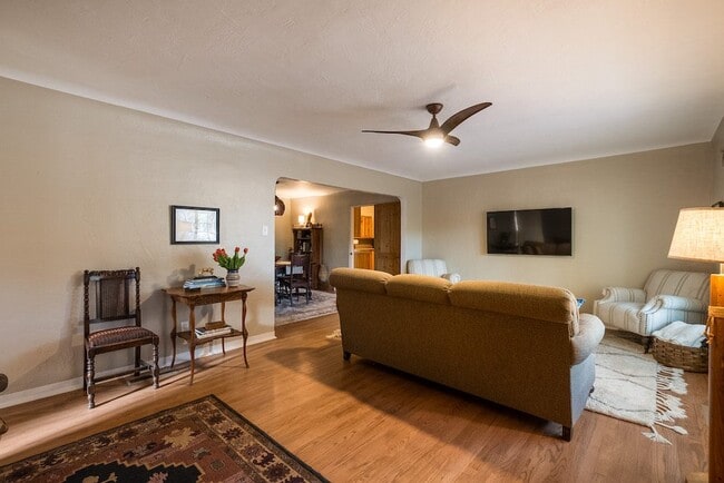 Photo - 3812 Calle Del Monte NE