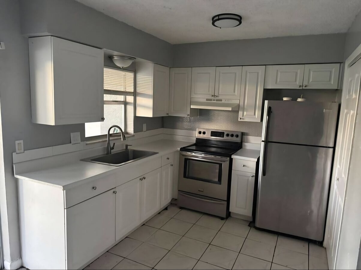 Photo - 5850 NW 16th Pl Unit Apartment Sunrise