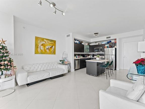 Photo - 90 SW 3rd St Unit 79