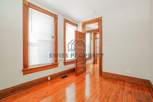 Photo - 804 E Main St