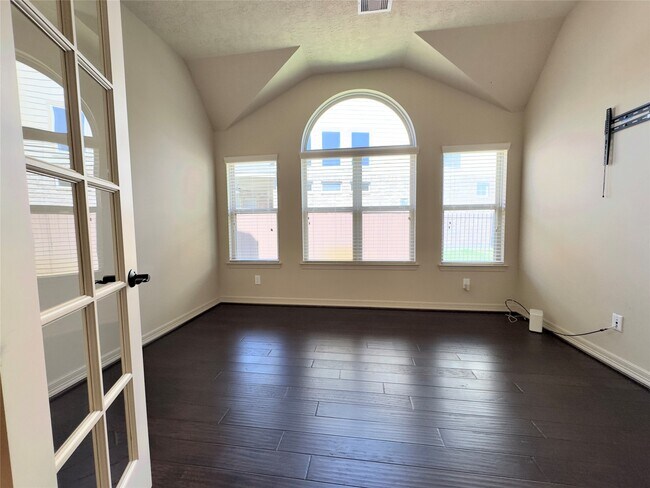 Photo - 179 Hearthshire Cir