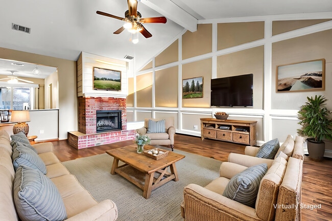 Photo - 2304 West Creek