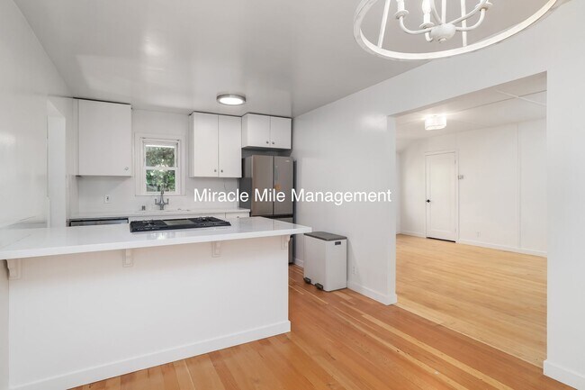 Photo - 2021 Fifth Ave Unidad 2021