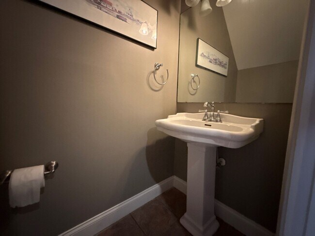 Photo - Spacious 4 Bedroom House In Baltimore City