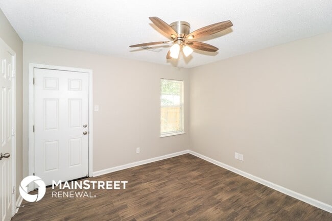 Photo - 7165 Charlton Way