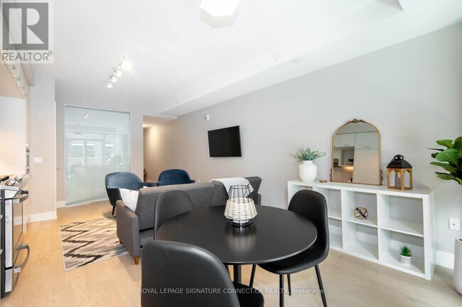 Photo - 1331 Queen St E Unité 207