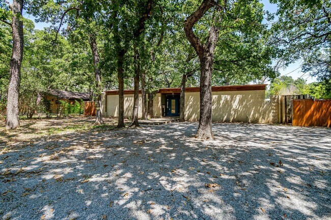 1625 S Davis Dr