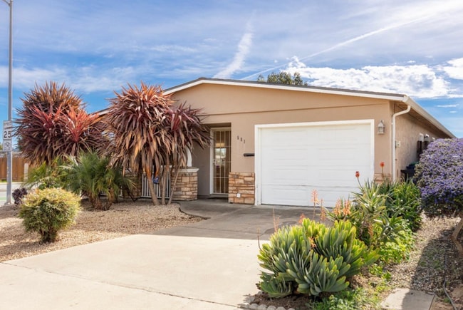 Building Photo - 55+ 2 bedroom in Watsonville