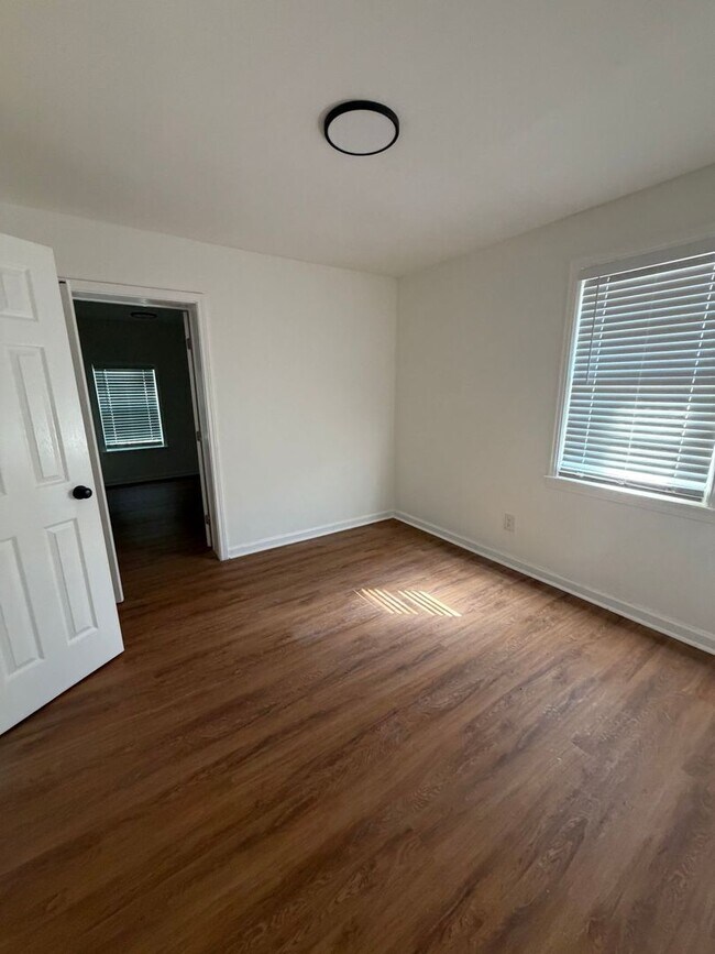 Photo - 2982 Hale Ave