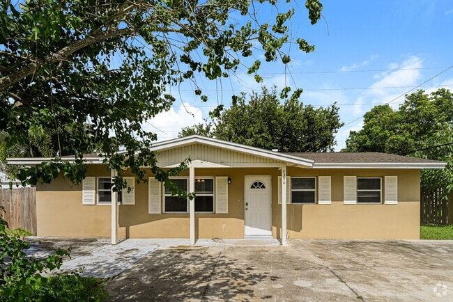 Building Photo - 4346 Tufts Ave Rental