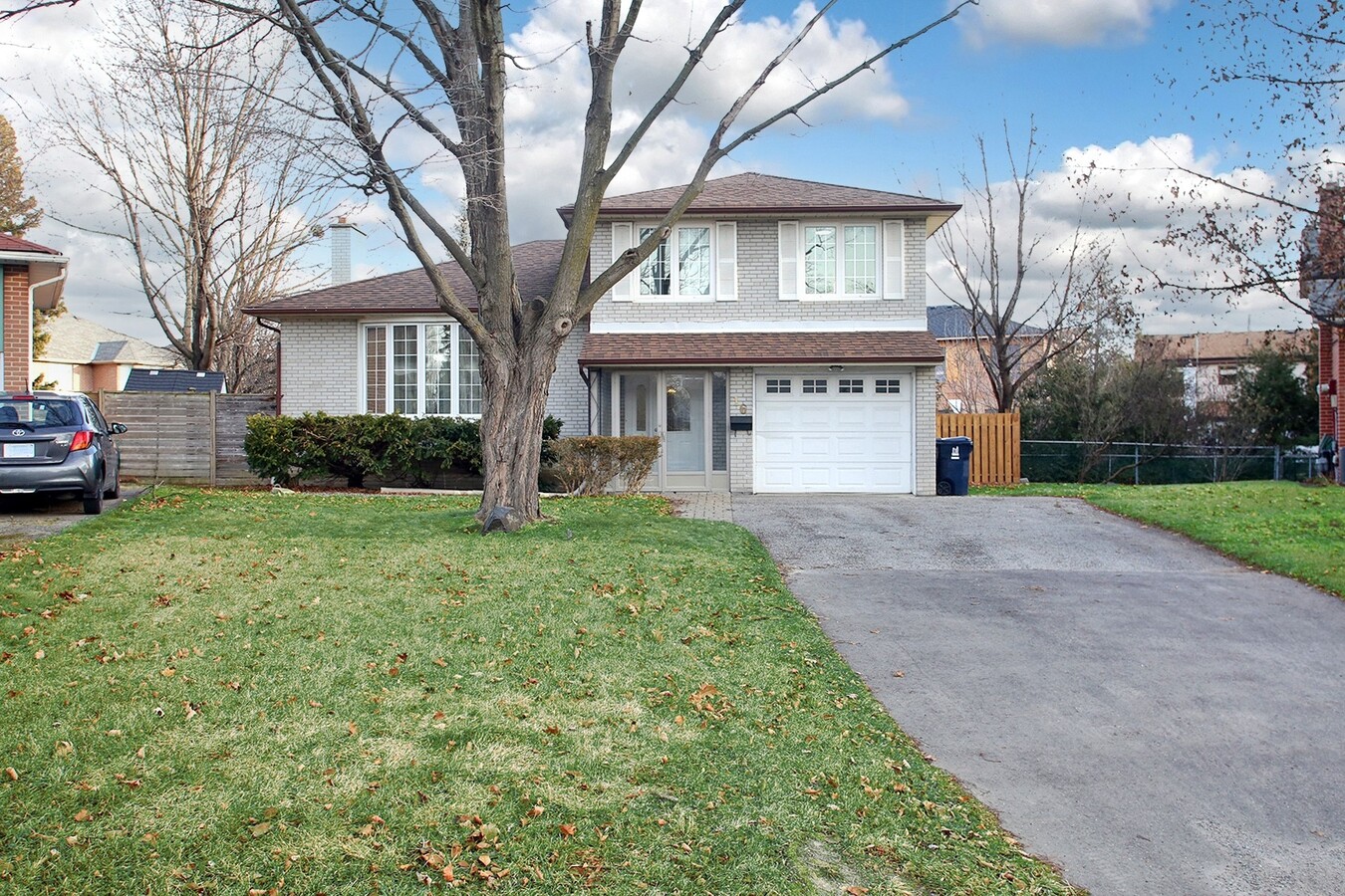 Photo - 16 Wedgeport Pl
