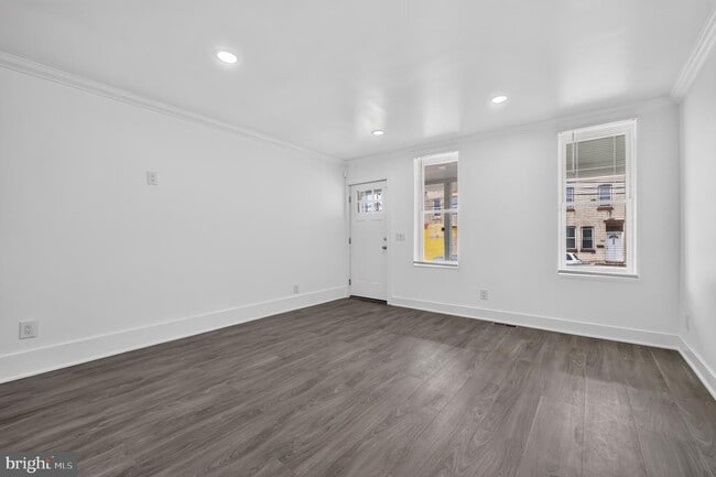 Photo - 807 N 42nd St