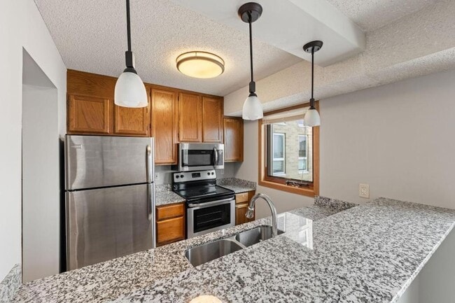 Photo - 433 S 7th St