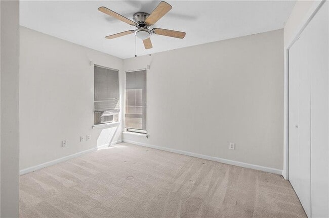 Photo - 990 Chapman Ln