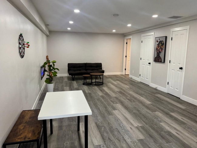 Photo - 7525 Birch St