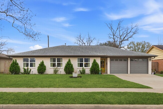 Photo - 5807 Ettrick Dr