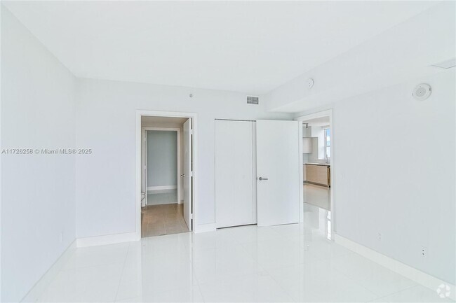 Building Photo - 4250 Biscayne Blvd Unit 1209 Rental