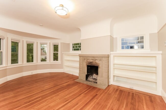 Photo - 1920 North Berkeley 2 Bedroom Bungalow Available!