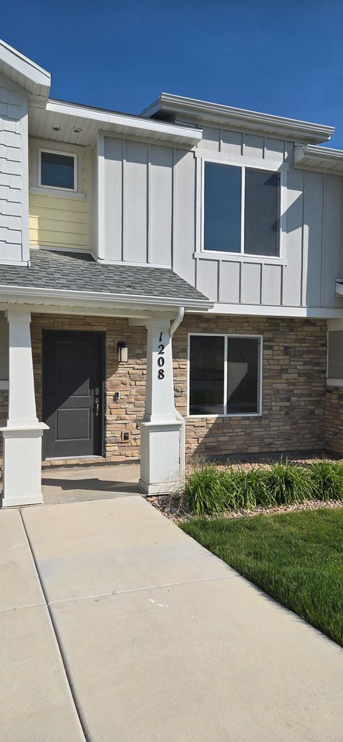 Building Photo - 3 Bed 2 Bath in Santaquin!!