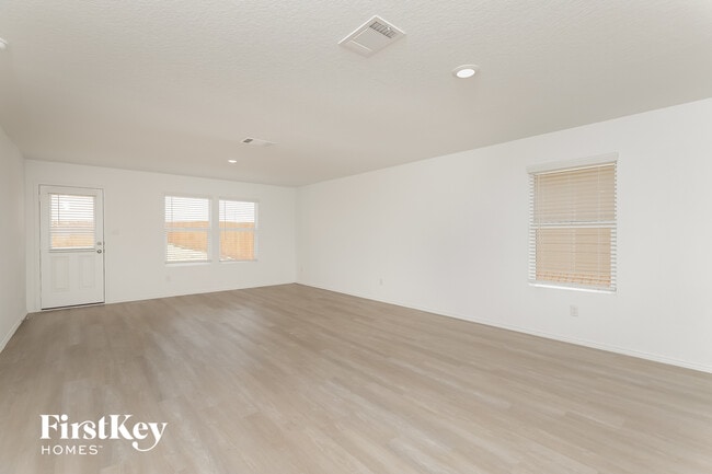 Photo - 10623 Vinateros Dr