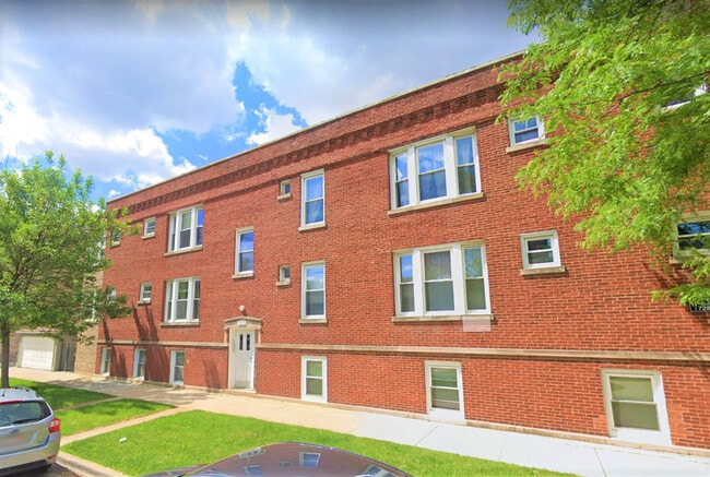 Building Photo - 5000 N Sawyer Ave Unit GE Rental