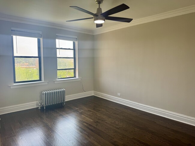 Photo - 3149 N Springfield Ave Unidad A6